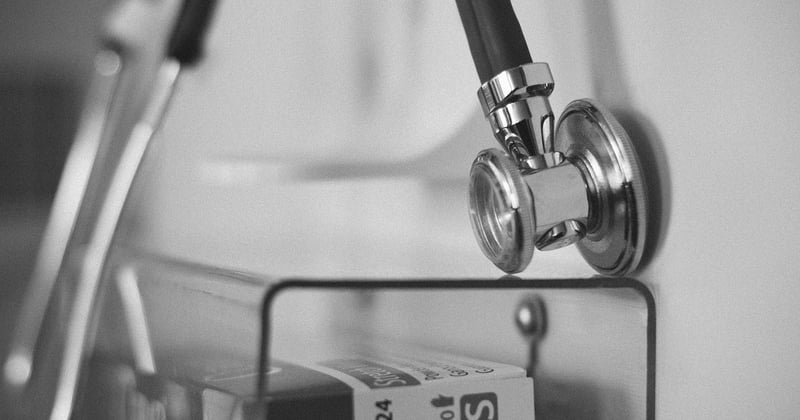 Signalétique hospitalière en région nantaise : le guide pratique pour s’y retrouver