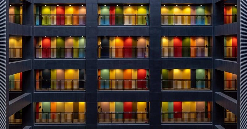 Signalétique bâtiment autour de Nantes : boostez votre visibilité